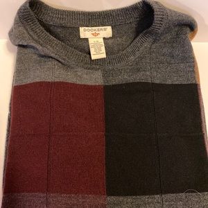 Dockers sweater